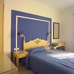 Pelican Hotel 2*
